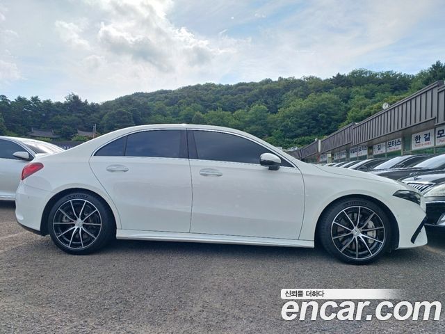 Mercedes-Benz A-Class (W177) AMG A35 S AMG 4MATIC Sedan 2024 — фото 4