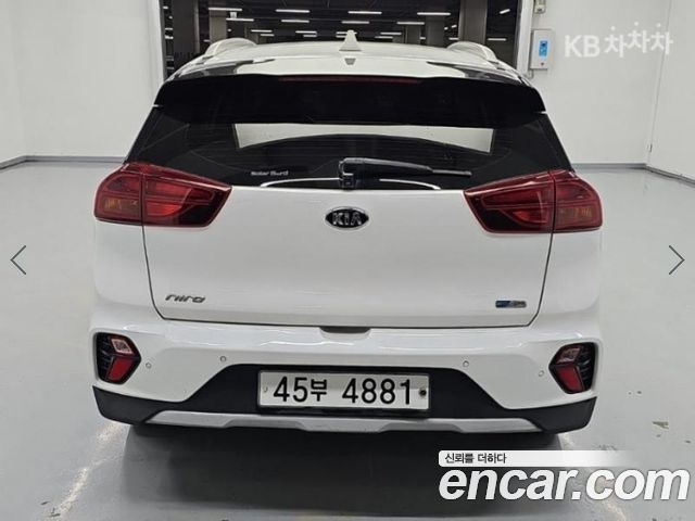Kia Niro 1.6 HEV Noblesse Special 2020 — фото 4
