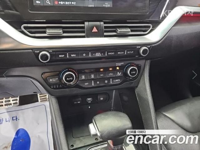 Kia Niro 1.6 HEV Noblesse Special 2020 — фото 16