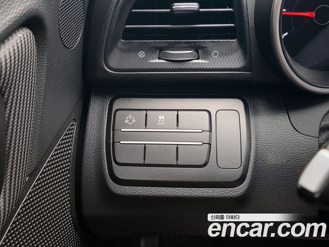 KG Mobility (SsangYong) Tivoli Air Diesel IX 2WD 2018 — фото 20
