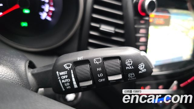 KG Mobility (SsangYong) Tivoli Air Diesel IX 2WD 2018 — фото 19