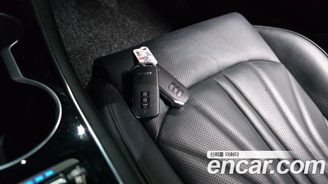 Kia K5 Hybrid (III) Signature 2022 — фото 16