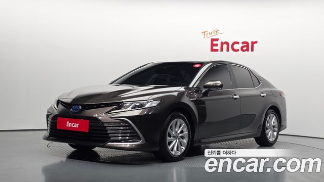 Toyota Camry (XV70) 2.5 LE Hybrid 2022 — фото 1