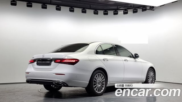 Mercedes-Benz E-Class (W213) E250 Exclusive 2022 — фото 2