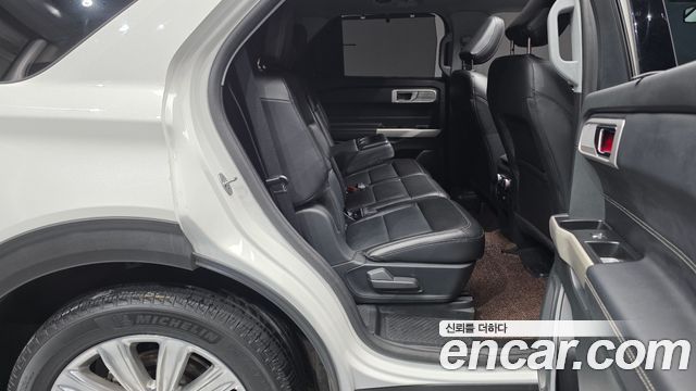 Ford Explorer (VI) 2.3 LimIted 4WD 2021 — фото 11