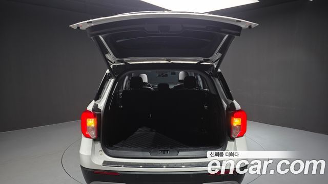 Ford Explorer (VI) 2.3 LimIted 4WD 2021 — фото 17