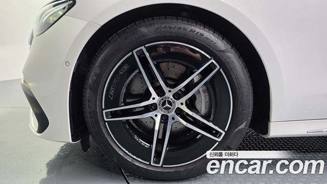 Mercedes-Benz E-Class (W214) E200 AMG Line 2026 — фото 5