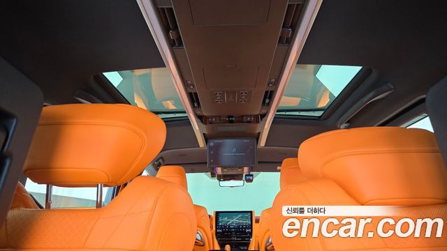 Toyota Alphard (IV) 2.5 HEV Executive AWD 2024 — фото 17