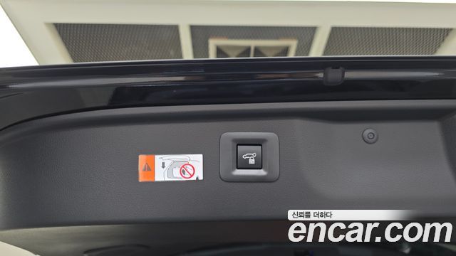 Toyota Alphard (IV) 2.5 HEV Executive AWD 2024 — фото 36