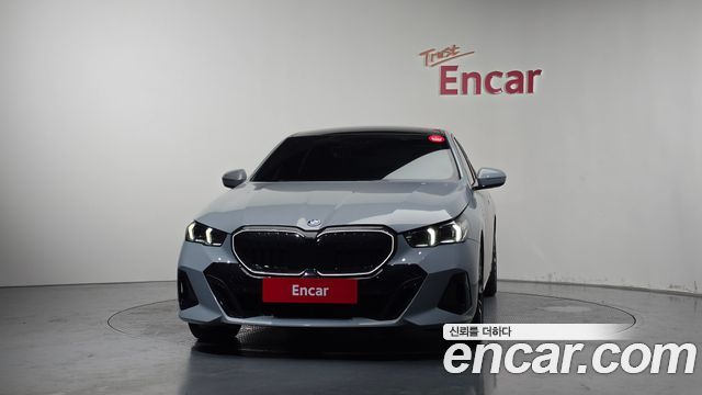 BMW 5 Series (G60) 530e M Sport 2025 — фото 3