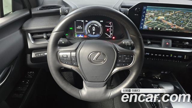 Lexus UX250h 2.0 2WD 2024 — фото 12