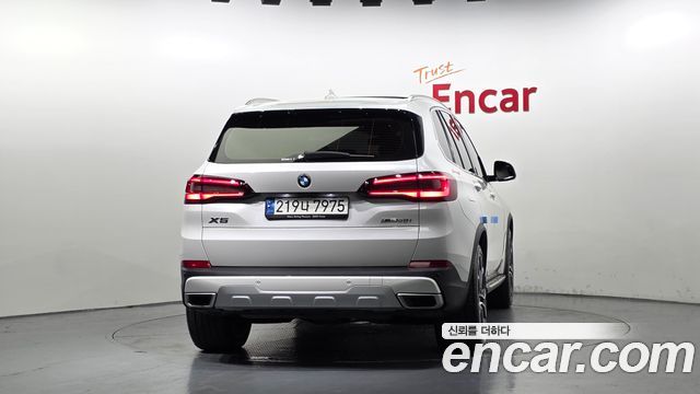 BMW X5 (G05) xDrive 40i xLine 2022 — фото 4