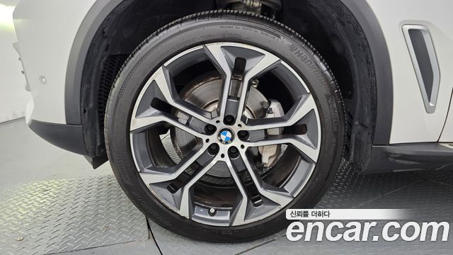 BMW X5 (G05) xDrive 40i xLine 2022 — фото 5