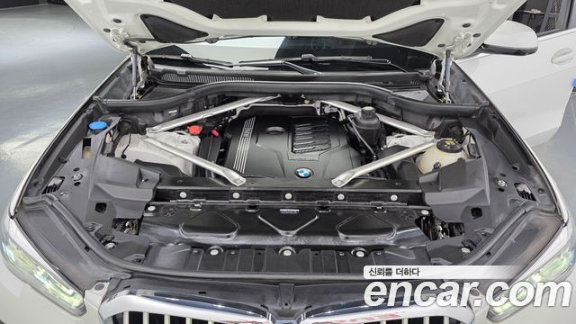 BMW X5 (G05) xDrive 40i xLine 2022 — фото 6