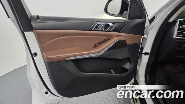BMW X5 (G05) xDrive 40i xLine 2022 — фото 24