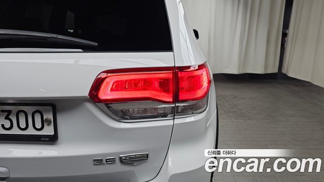Jeep Grand Cherokee 3.6 Limited WK2 2019 — фото 23