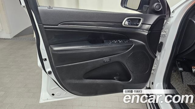 Jeep Grand Cherokee 3.6 Limited WK2 2019 — фото 24
