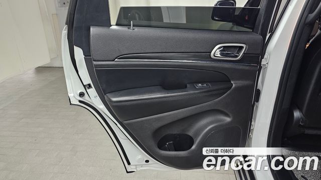 Jeep Grand Cherokee 3.6 Limited WK2 2019 — фото 25