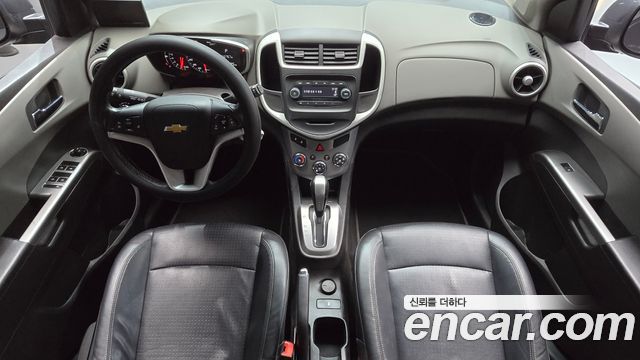 Chevrolet Aveo Hatchback 1.4 Turbo LT 2017 — фото 7