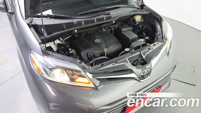 Toyota Sienna 3.5 AWD 2018 — фото 6