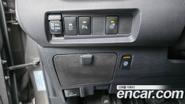 Toyota Sienna 3.5 AWD 2018 — фото 14