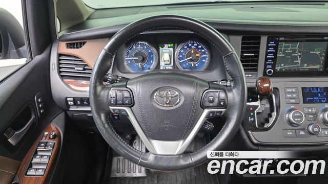 Toyota Sienna 3.5 AWD 2018 — фото 15