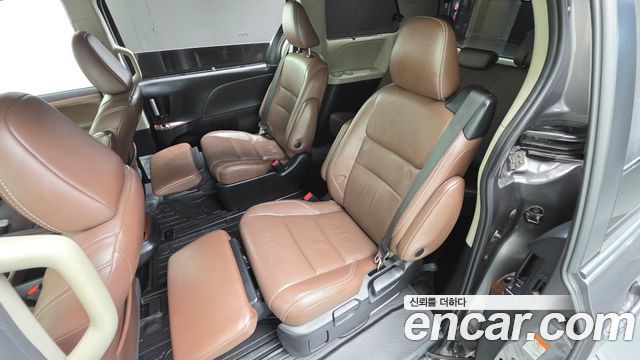 Toyota Sienna 3.5 AWD 2018 — фото 18