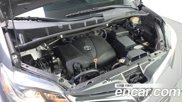 Toyota Sienna 3.5 AWD 2018 — фото 27