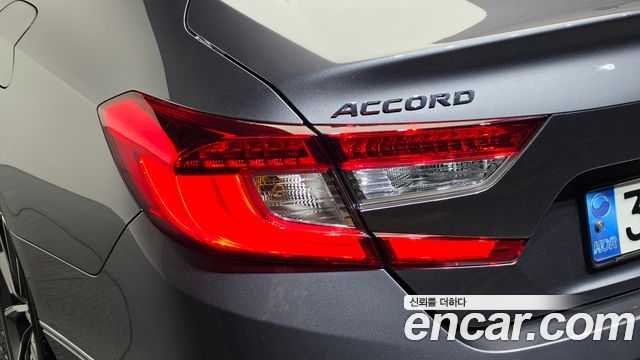 Honda Accord (X) 1.5 Turbo 2021 — фото 23