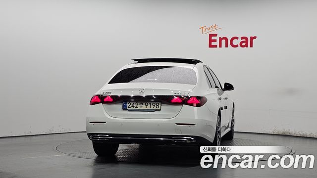 Mercedes-Benz E-Class (W214) E300 4MATIC Exclusive 2024 — фото 4