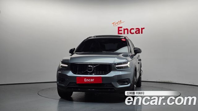 Volvo XC40 T4 R-Design 2019 — фото 3