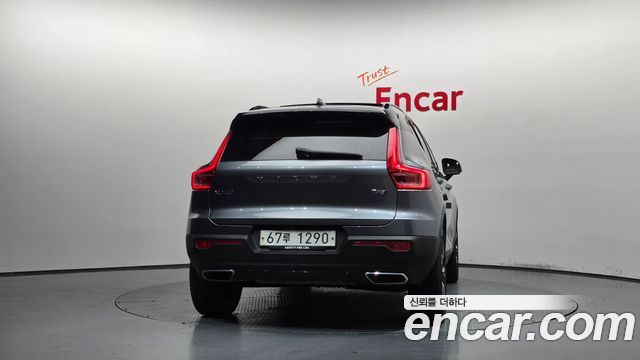 Volvo XC40 T4 R-Design 2019 — фото 4