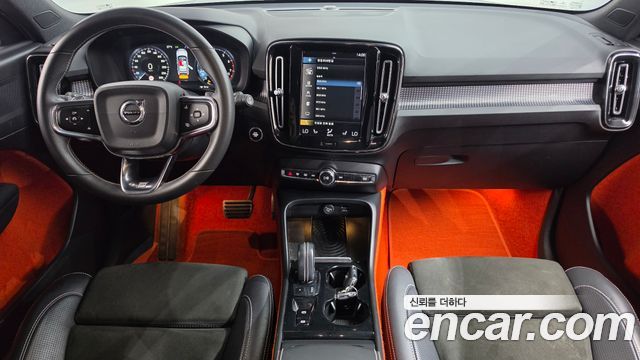 Volvo XC40 T4 R-Design 2019 — фото 7