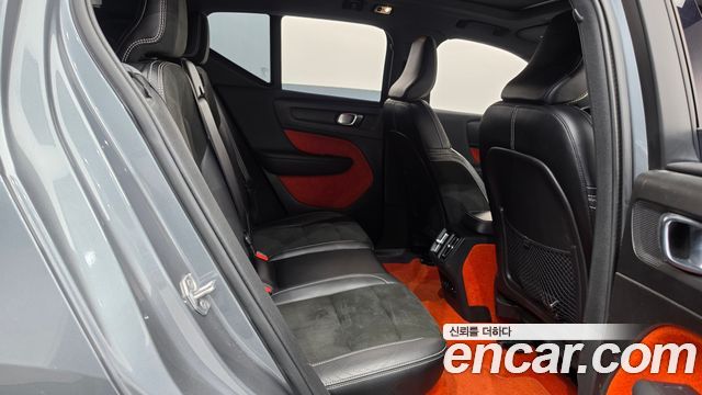 Volvo XC40 T4 R-Design 2019 — фото 12