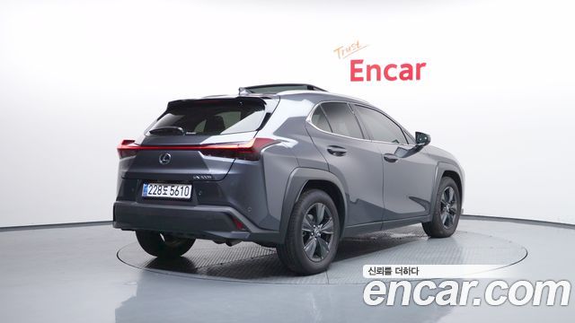 Lexus UX300h 2.0 2WD 2026 — фото 2