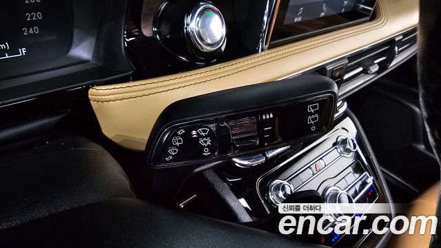 Lincoln Corsair 2.0 Reserve AWD 2021 — фото 27