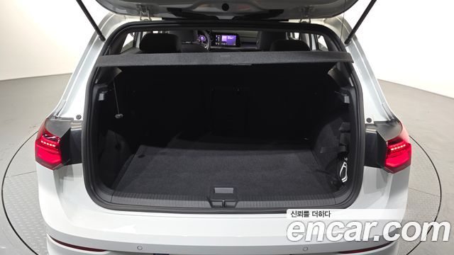 Volkswagen Golf (VIII) 2.0 TDI Prestige 2024 — фото 18