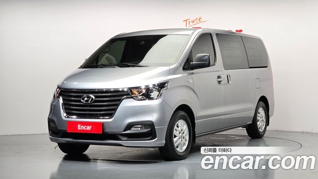 Hyundai Grand Starex Van 3-Seater Smart
