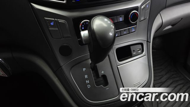 Hyundai Grand Starex Van 3-Seater Smart 2021 — фото 9
