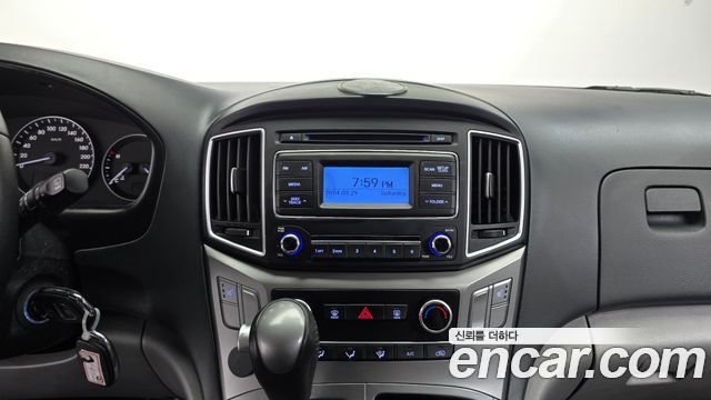 Hyundai Grand Starex Van 3-Seater Smart 2021 — фото 18