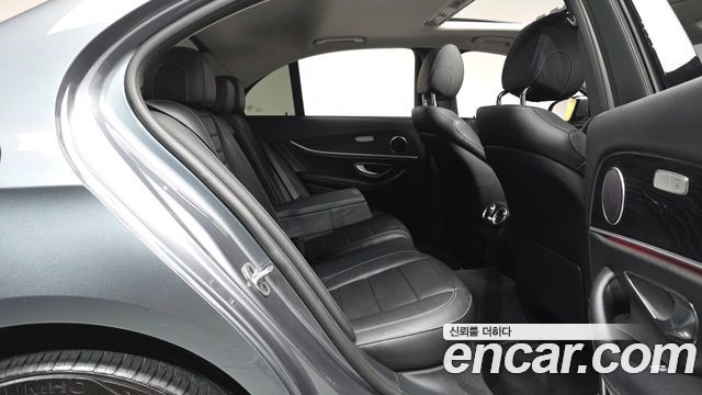 Mercedes-Benz E-Class (W213) E220d Avantgarde 2019 — фото 11
