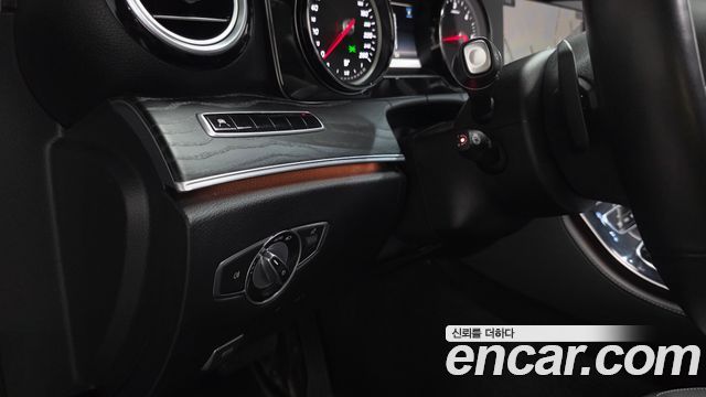 Mercedes-Benz E-Class (W213) E220d Avantgarde 2019 — фото 18