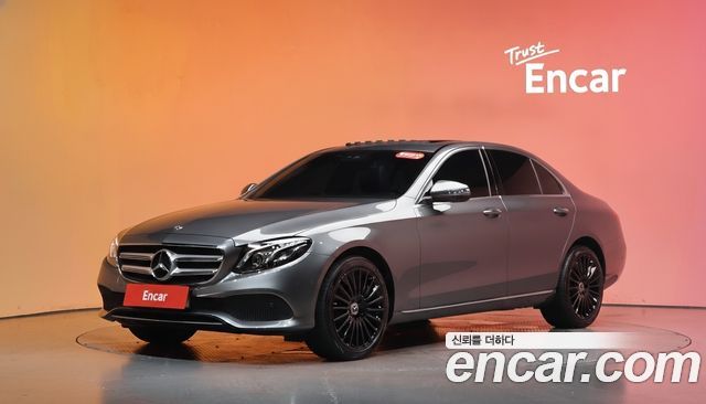 Mercedes-Benz E-Class (W213) E220d Avantgarde 2019 — фото 1
