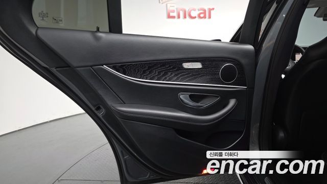 Mercedes-Benz E-Class (W213) E220d Avantgarde 2019 — фото 25