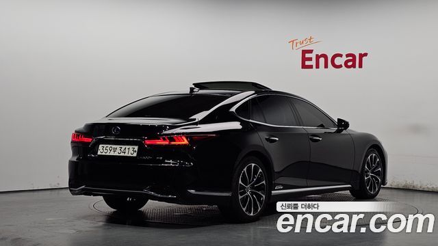 Lexus LS500h (V) 3.5 Luxury AWD 2021 — фото 2