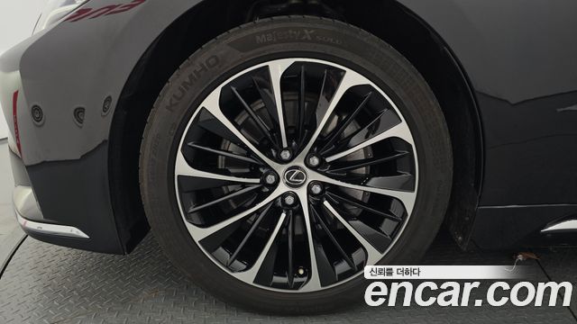 Lexus LS500h (V) 3.5 Luxury AWD 2021 — фото 5