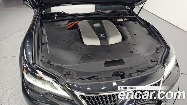 Lexus LS500h (V) 3.5 Luxury AWD 2021 — фото 6