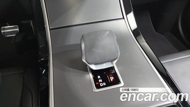 Land Rover Range Rover Velar 2.0 P250 Dynamic SE 2025 — фото 9