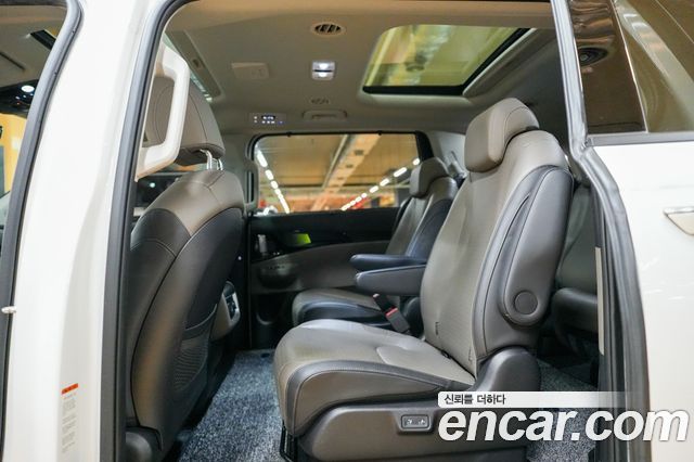 Kia Carnival (IV) Gasoline 9-Seater Signature 2024 — фото 12