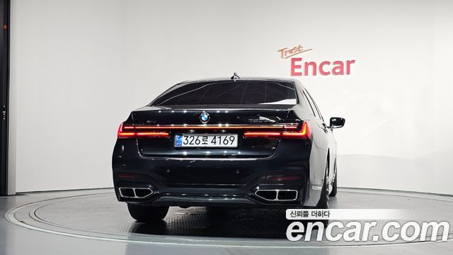 BMW 7 Series (G11) 750Li xDrive Luxury 2016 — фото 4